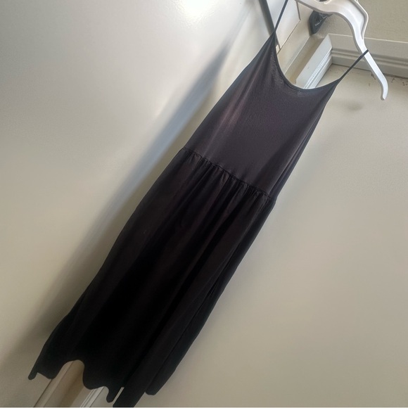 Black drop waist split side tunic Dress with slit and mini dress lining - Picture 3 of 6